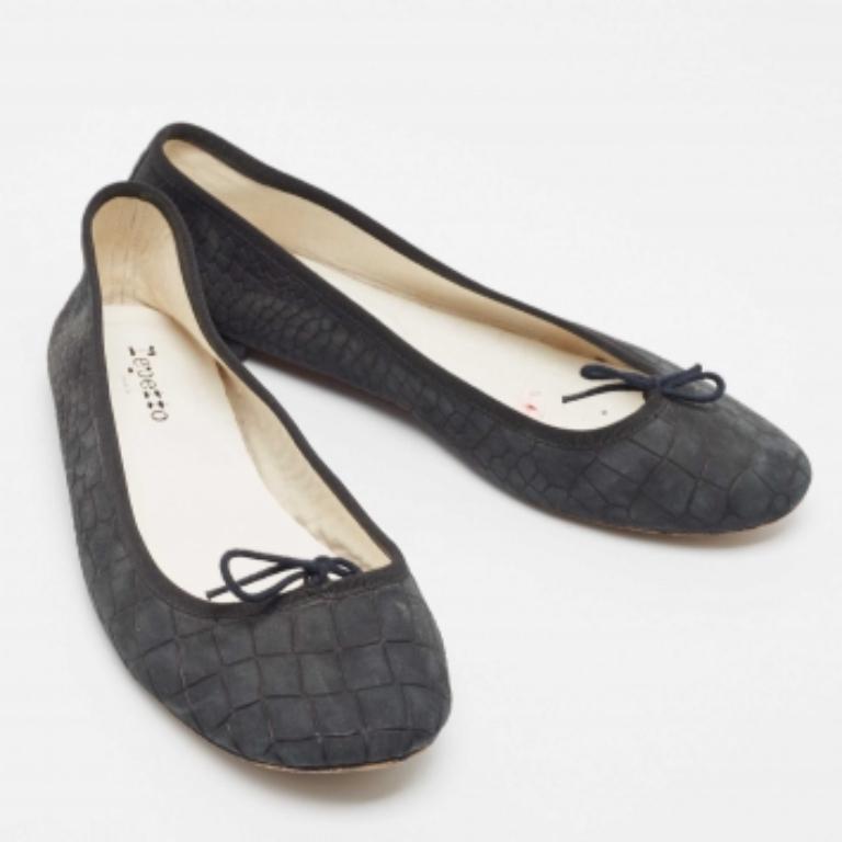 Repetto Bailarinas con Lazo de Piel de Cocodrilo Negro Talla 42 en Bastante bueno estado para la venta en Dubai, Al Qouz 2