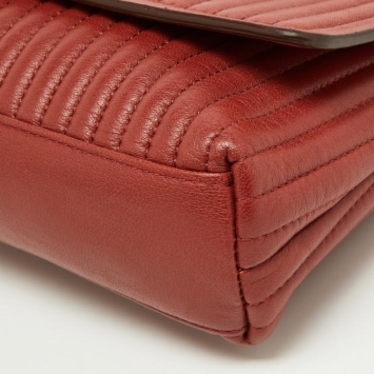 Donna DKNY Borsa a tracolla con patta Gansevoort in pelle trapuntata marrone Brique in vendita
