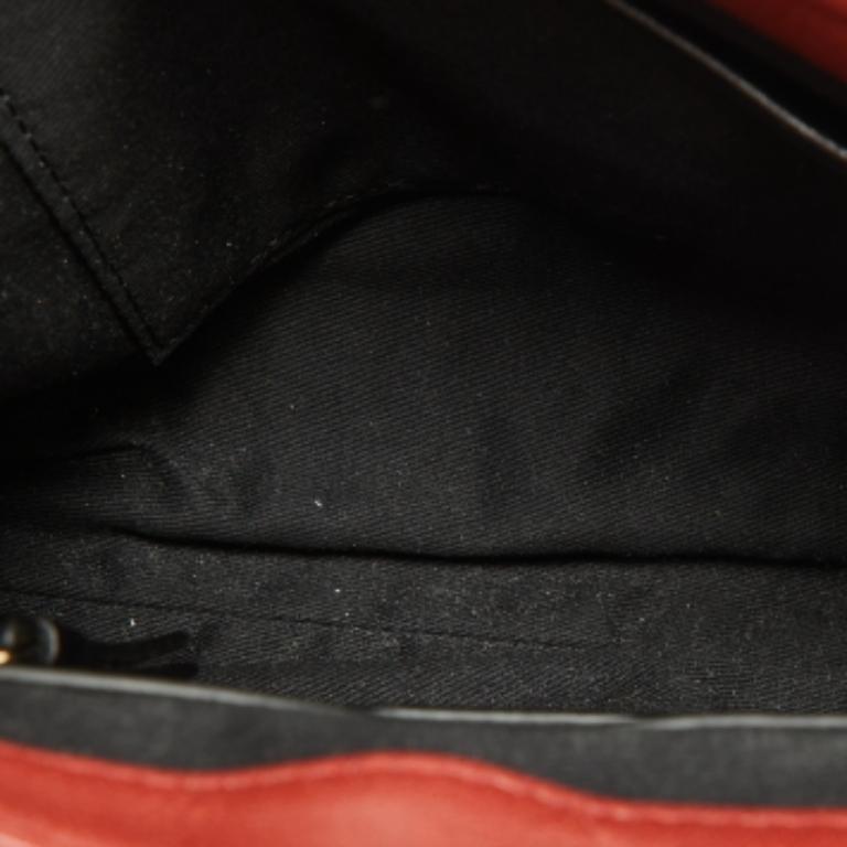 DKNY Borsa a tracolla con patta Gansevoort in pelle trapuntata marrone Brique in vendita 5