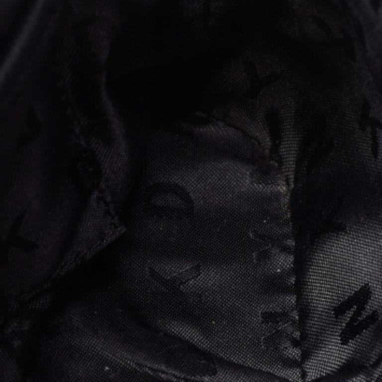 DKNY Borsa a tracolla Bryant Dome in pelle grigia in vendita 3