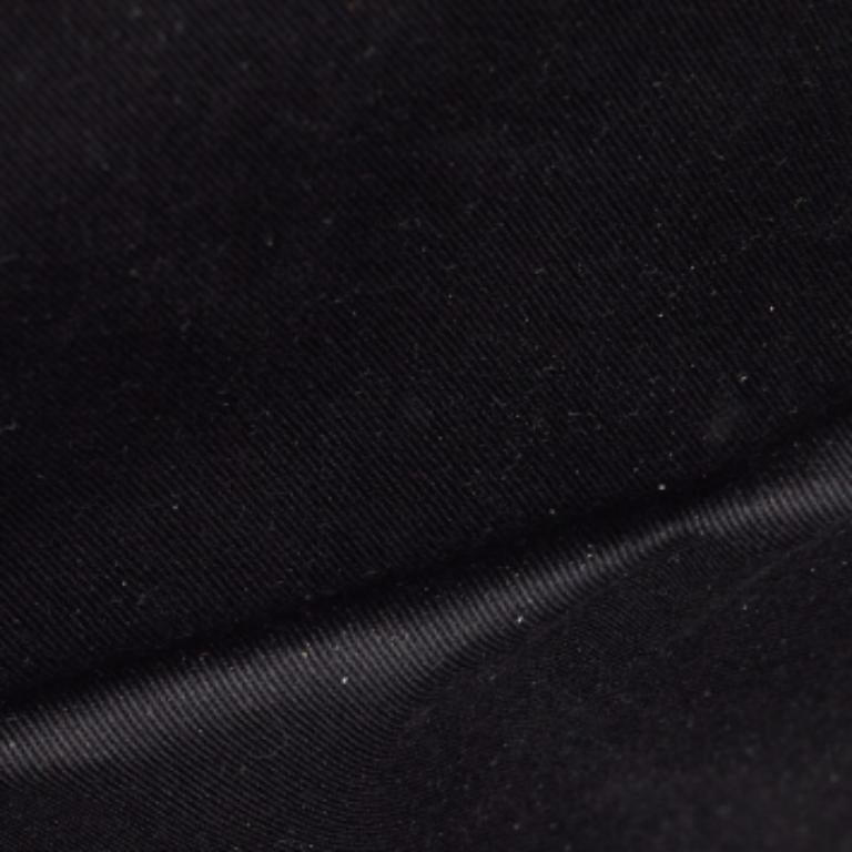 DKNY Borsa a tracolla con zip frontale in pelle nera in vendita 3