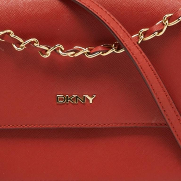DKNY Borsa a tracolla Bryant in pelle saffiano rosso mattone in vendita 3