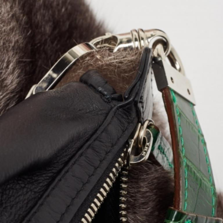 Gianfranco Ferre Negro/Verde Hobo de piel de conejo, cocodrilo y cuero con cremallera en venta 2