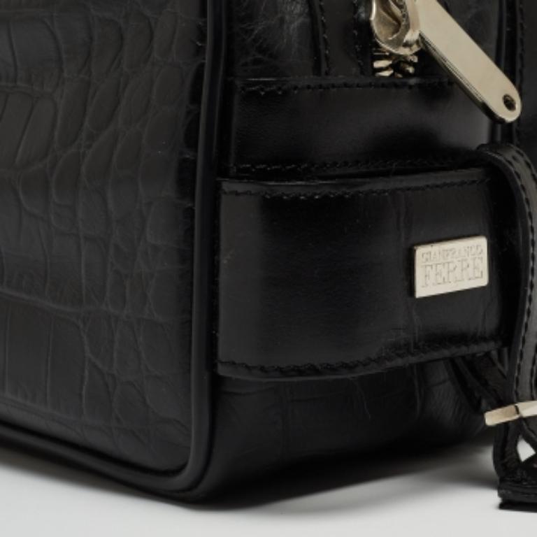 Gianfranco Ferre - Pochette surdimensionnée en cuir gaufré noir en vente 4