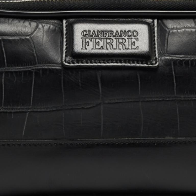 Gianfranco Ferre - Pochette surdimensionnée en cuir gaufré noir Pour femmes en vente