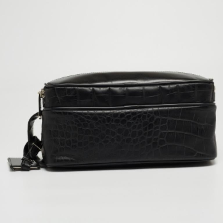 Gianfranco Ferre - Pochette surdimensionnée en cuir gaufré noir en vente 5