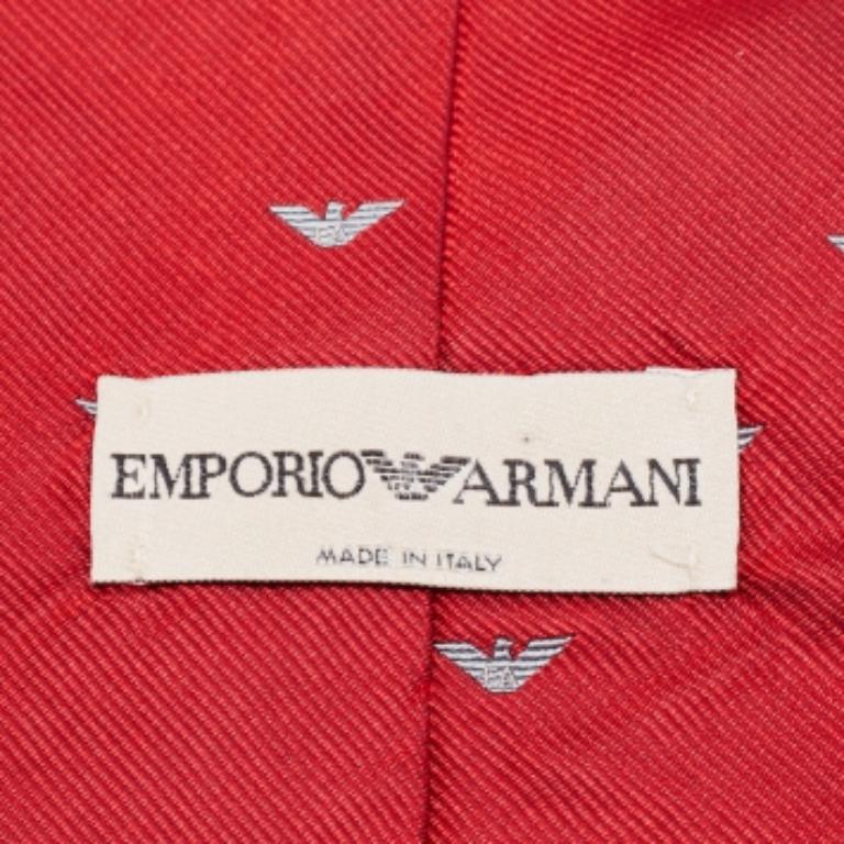 Rosso Cravatta tradizionale in seta con logo rosso di Emporio Armani in vendita