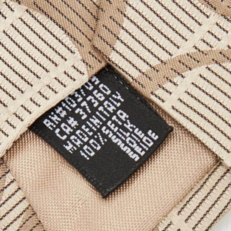 Emporio ARMANI Corbata de seda estampada beige en Bueno estado para la venta en Dubai, Al Qouz 2