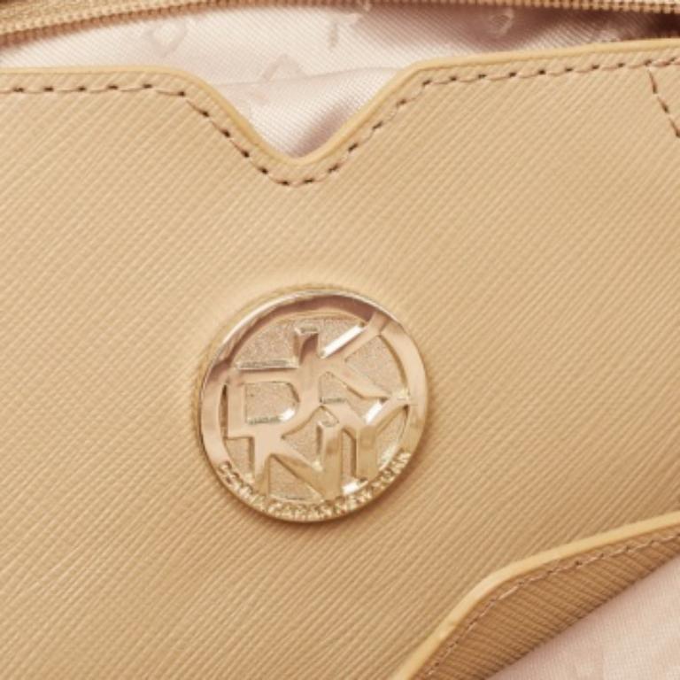 DKNY Altrosa Leder Schulranzen mit Nieten (Braun) im Angebot