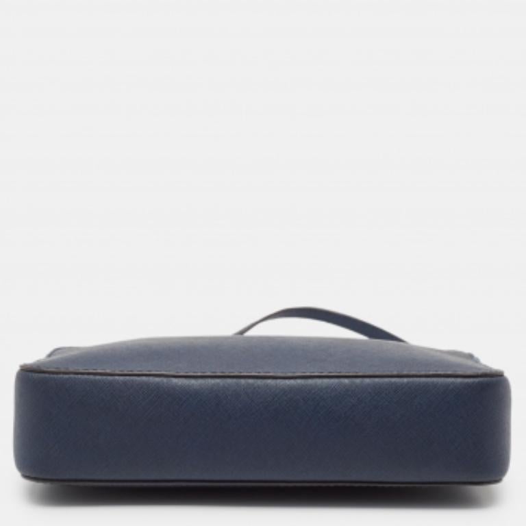 Michael Kors Borsa a tracolla con fotocamera Jet Set in pelle blu scuro in vendita 1
