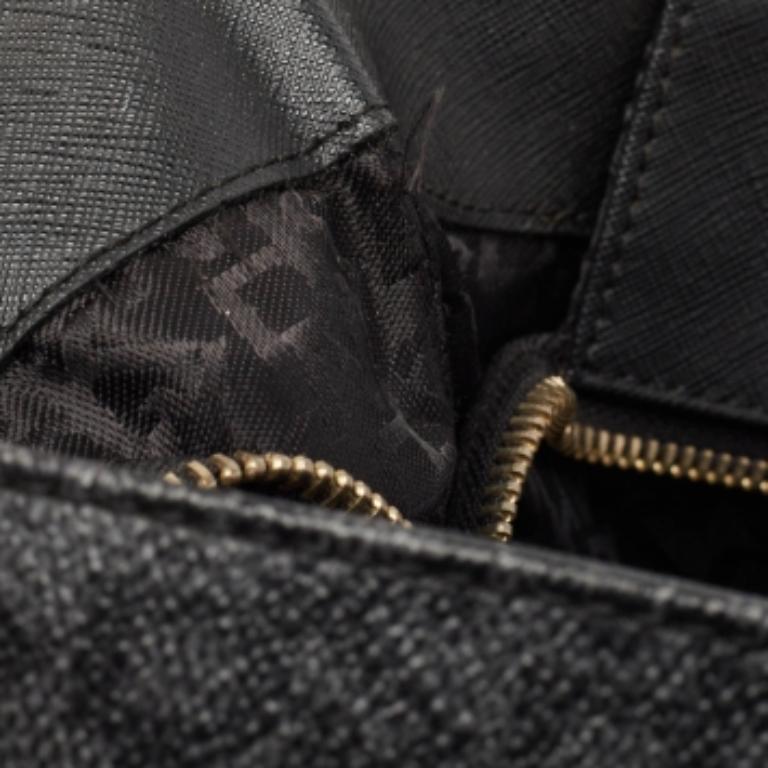 Dkny - Fourre-tout à fermeture éclair en cuir et toile enduite de monogramme - Noir en vente 4