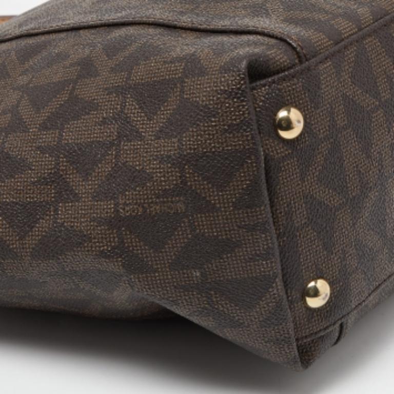 Fourre-tout à fermeture éclair East West en toile enduite et cuir MICHAEL Michael Kors Signature marron en vente 3