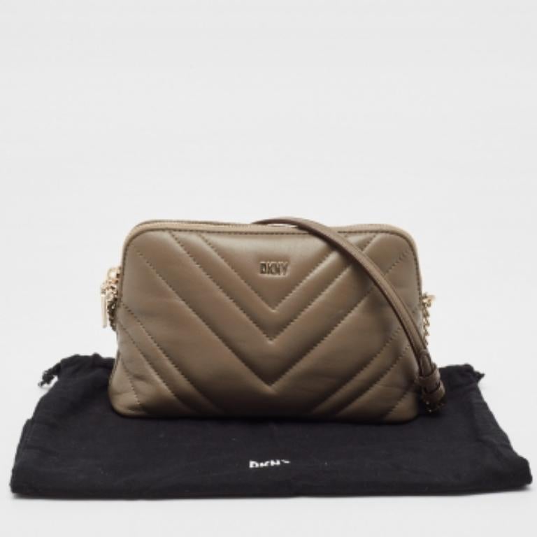 Dkny Borsa a tracolla Madison Dome in pelle Chevron verde oliva in vendita 1