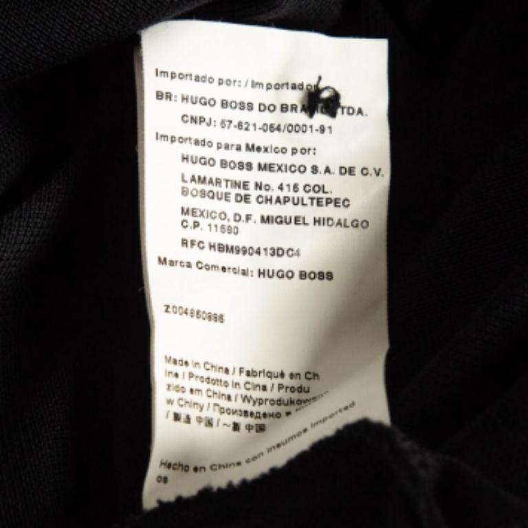 Parfait pour les sorties décontractées ou les courses, ce T-shirt est la meilleure pièce pour se sentir à l'aise et élégant. Il arbore une teinte attrayante et une coupe décontractée.