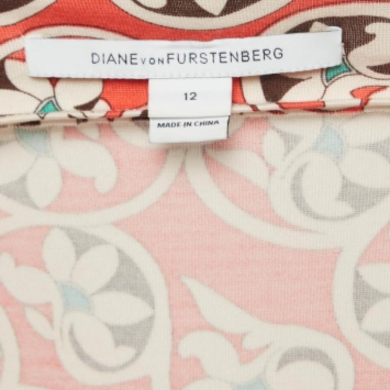 Diane von Furstenberg Imprimé rose  Robe cache-cœur en jersey Julian L Bon état - En vente à Dubai, Al Qouz 2