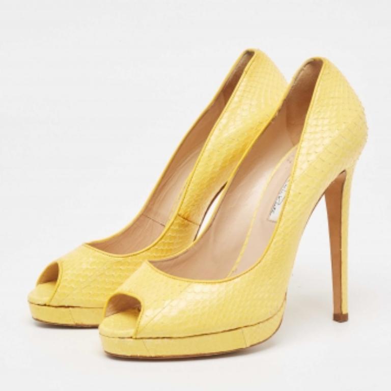 Giallo Oscar De La Renta - Décolleté con punta aperta in pelle di pitone gialla - misura 40,5 in vendita