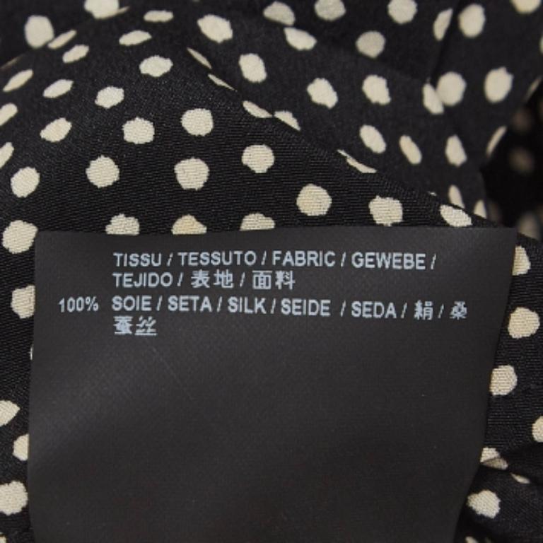 Noir Saint Laurent Paris Chemise en soie noire imprimée Dot Dot M. en vente