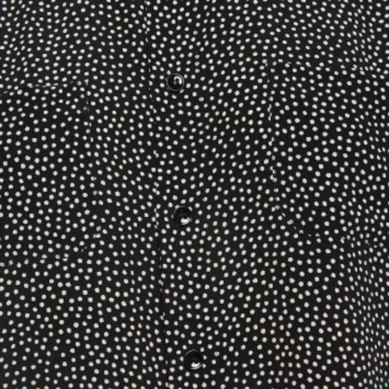 Saint Laurent Paris Chemise en soie noire imprimée Dot Dot M. Pour femmes en vente