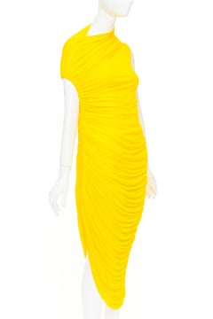 Ferragamo Maximilian Davis 2023 Abito giallo da passerella con ruches asimmetriche IT40 S