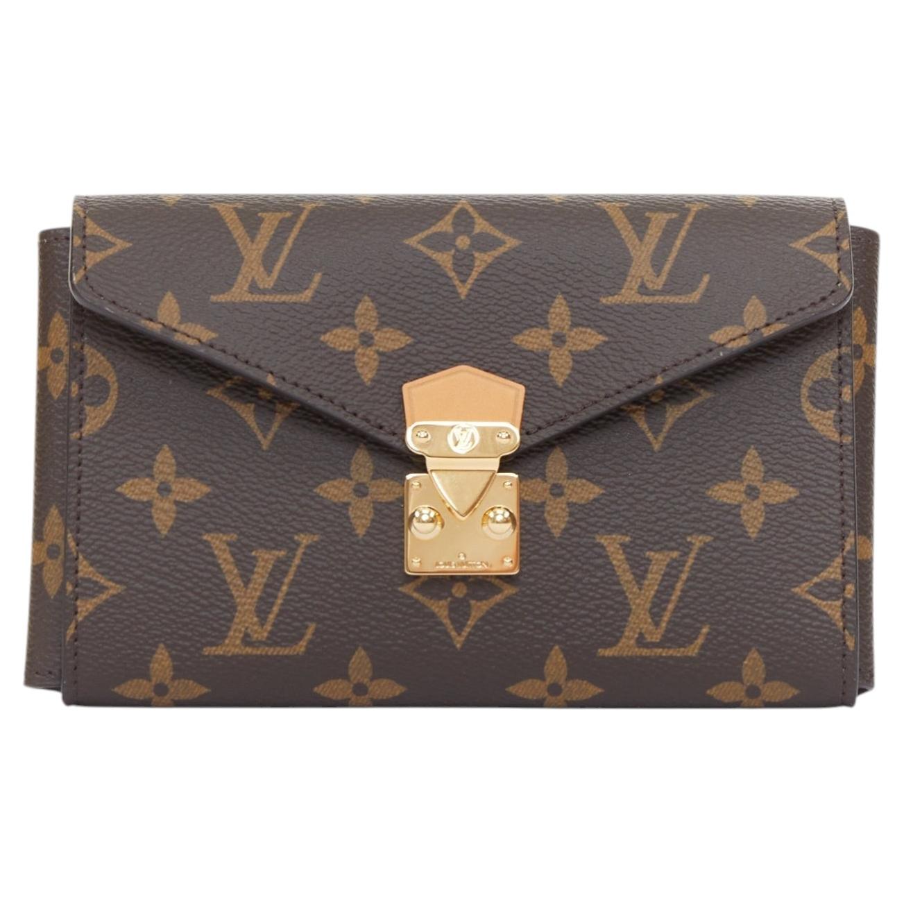 What is a makeup bag called?