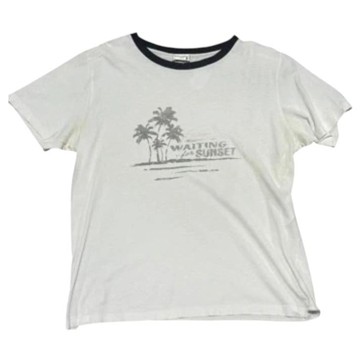 What is a graphic T shirt?