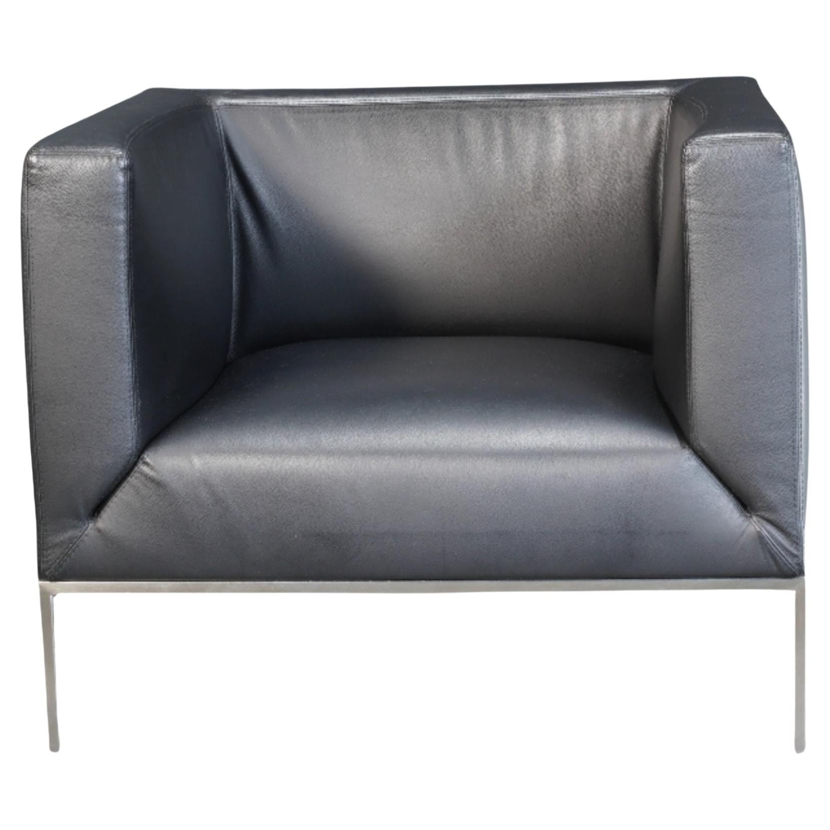 Paari Design Black Leather Armchair For Sale