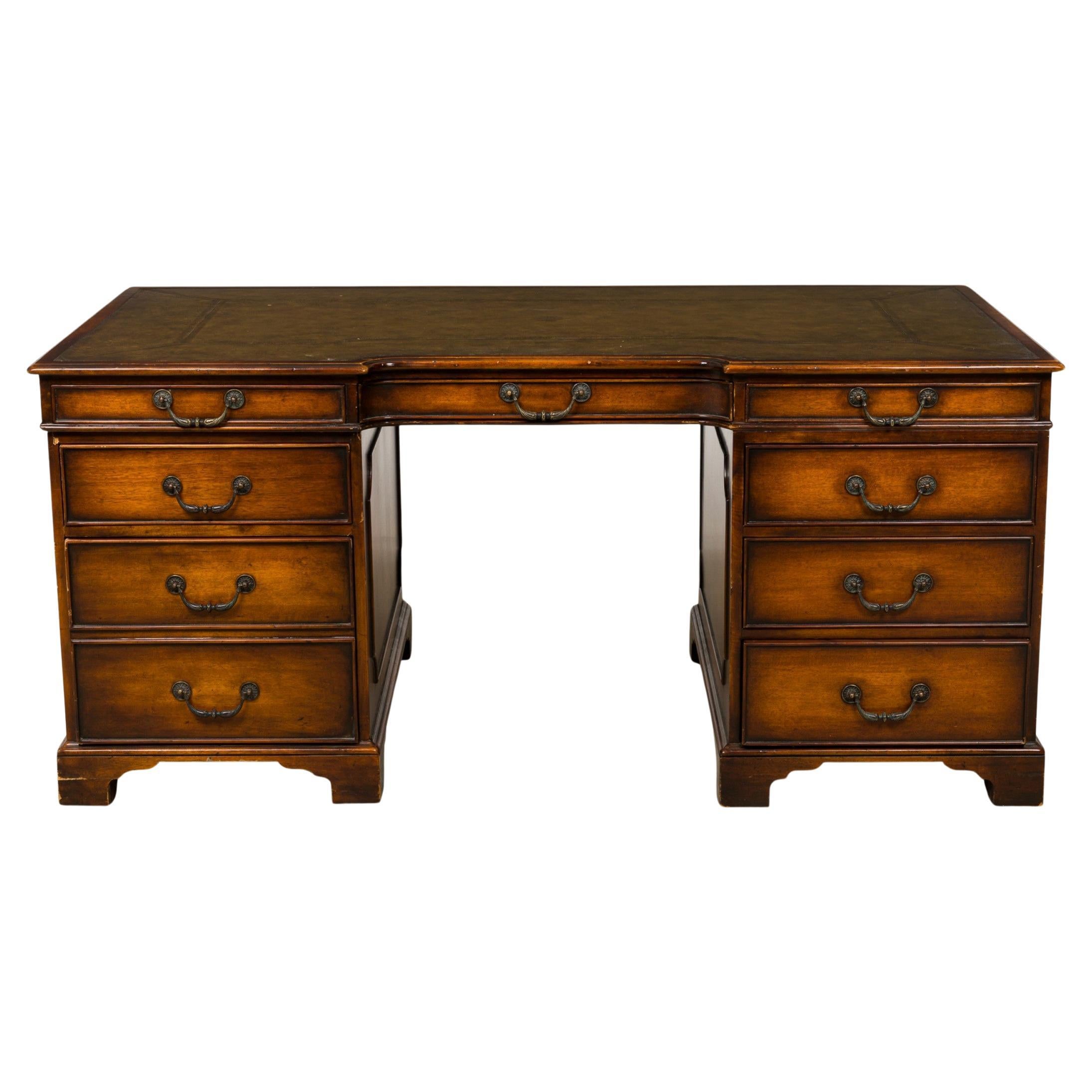 Bureau d
associé en bois à genouillères de style géorgien anglais