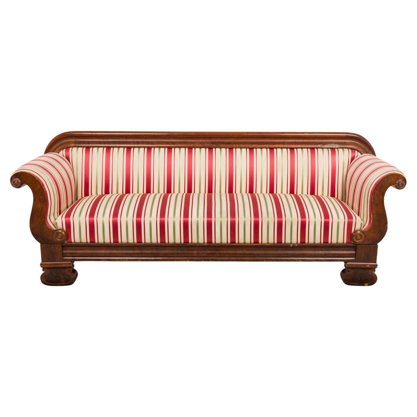 American Empire Style Carved Mahogany 
Beige, Red, 
Striped Upholstery Sofa im Angebot