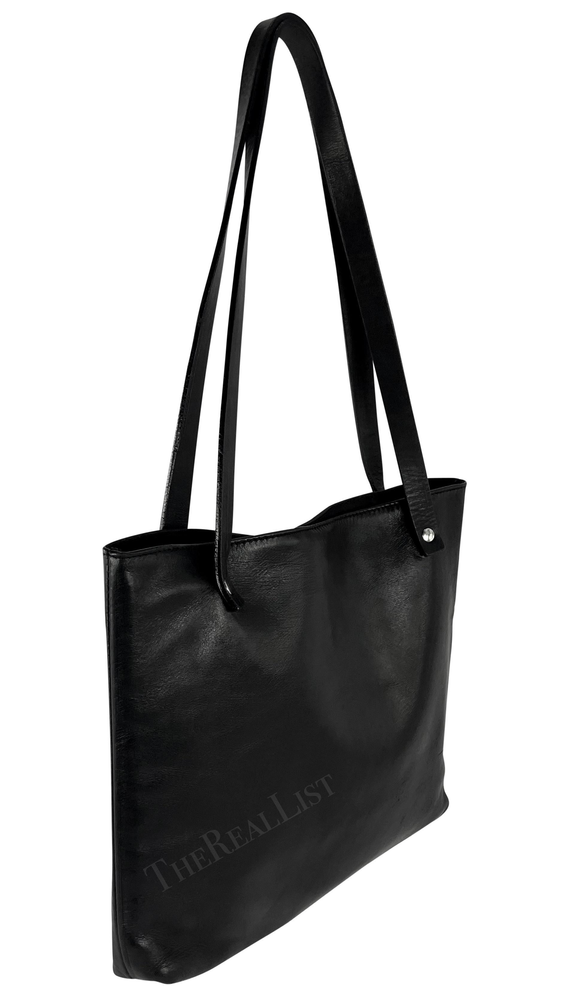 Donna Fine anni '90 Dolce & Gabbana Borsa a tracolla piccola in pelle nera con borchie in vendita