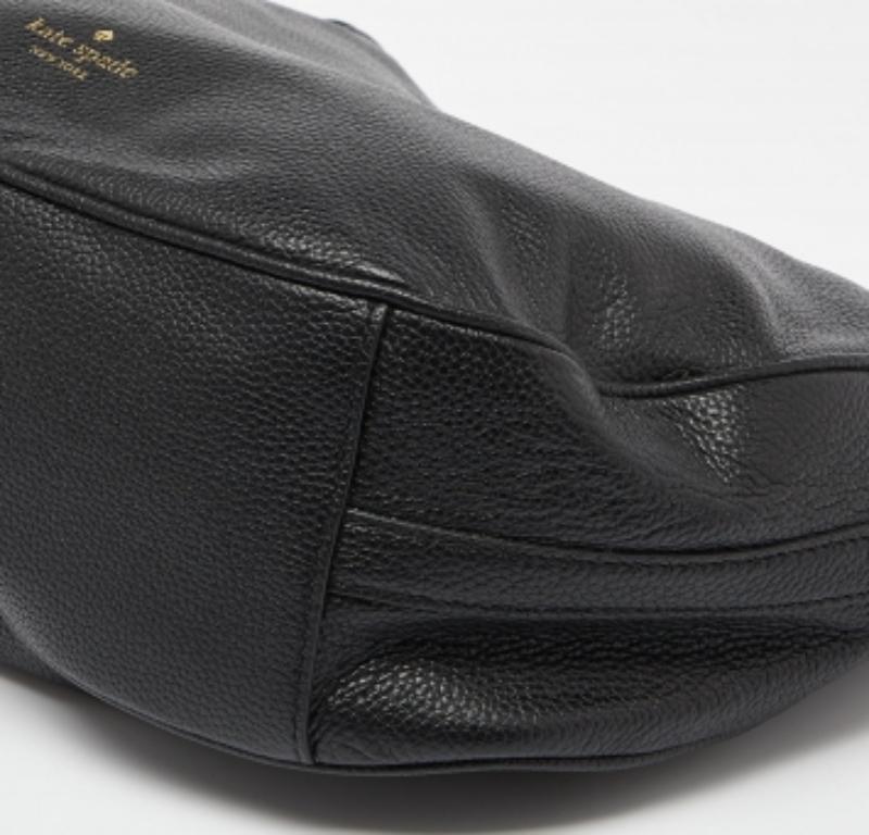 Kate Spade Borsa a spalla con zip in pelle nera in vendita 3