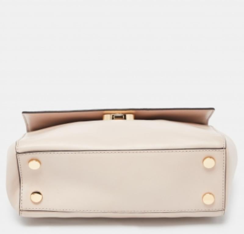 Michael Kors Borsa piccola Ava in pelle rosa con manico superiore In condizioni buone in vendita a Dubai, Al Qouz 2