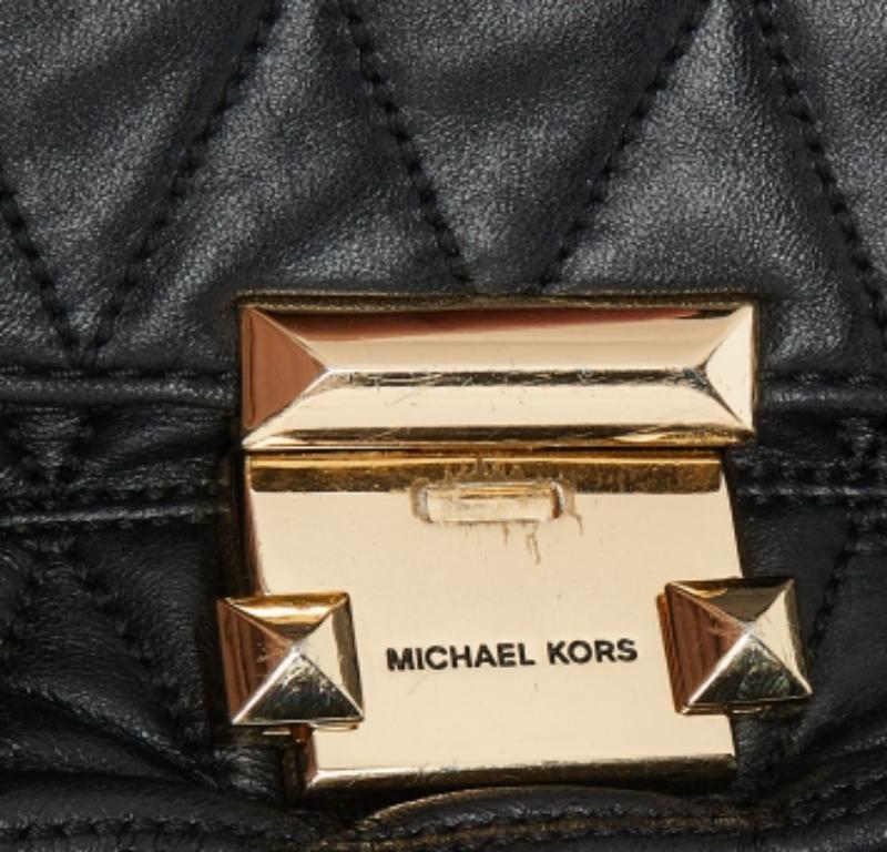 Michael Kors Borsa a tracolla grande in pelle trapuntata nera Sloan in vendita 1