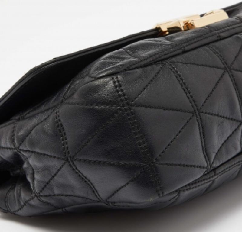 Michael Kors Borsa a tracolla grande in pelle trapuntata nera Sloan in vendita 5