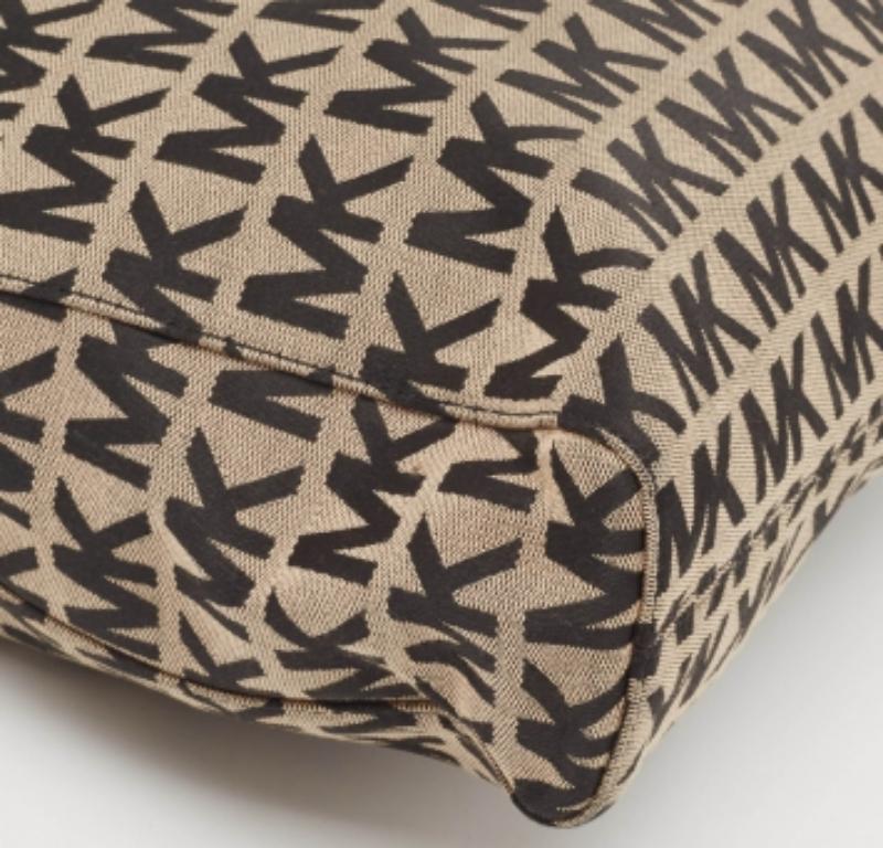 Michael Kors Signature Jet Set Tote en toile et cuir noir/beige État moyen - En vente à Dubai, Al Qouz 2
