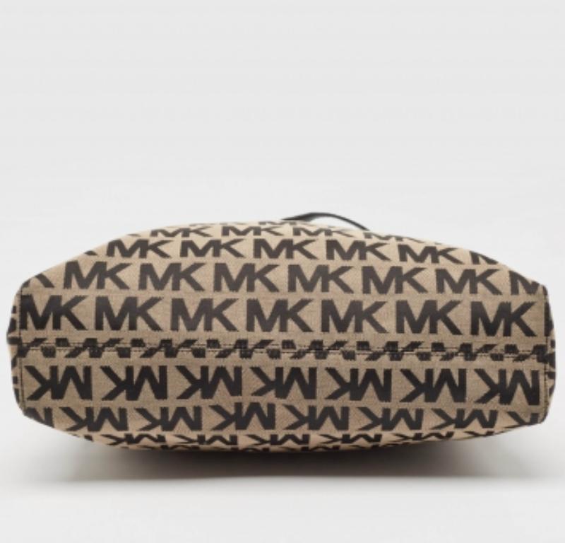 Michael Kors Signature Jet Set Tote en toile et cuir noir/beige Pour femmes en vente