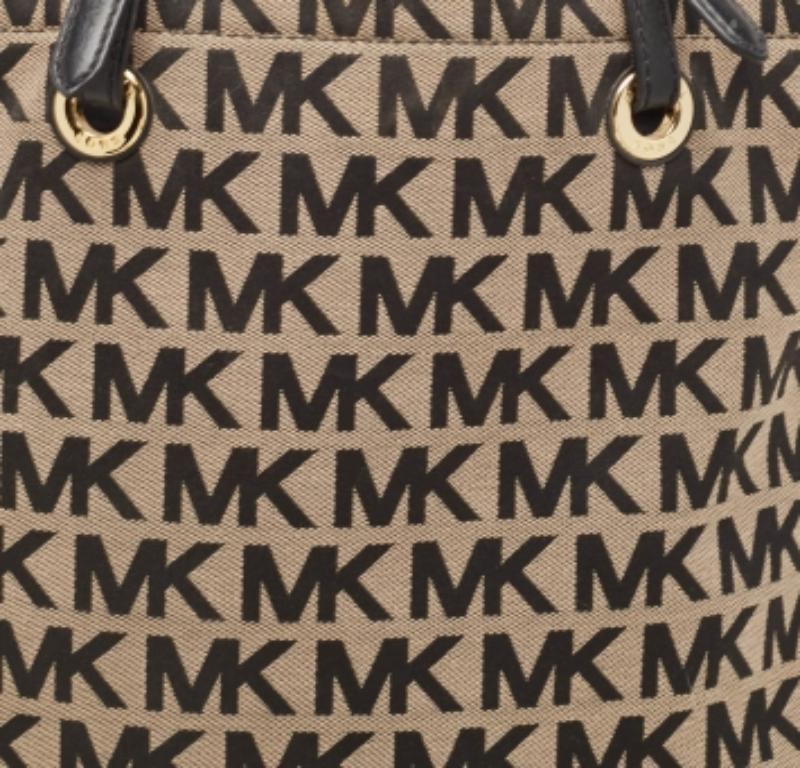 Michael Kors Signature Jet Set Tote en toile et cuir noir/beige en vente 2