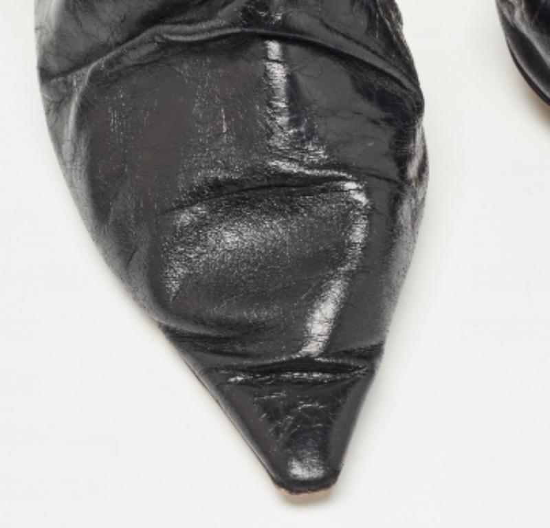 Bottega Veneta - Escarpins en cuir texturé noir à bout pointu Taille 37 en vente 1