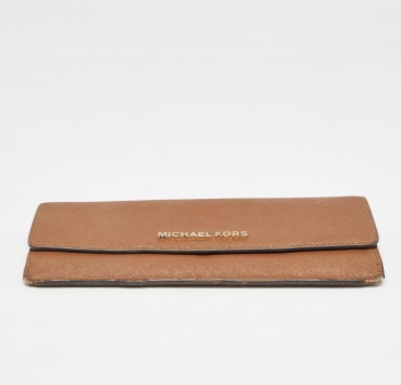 Portafoglio continentale in pelle marrone Michael Kors in vendita 1