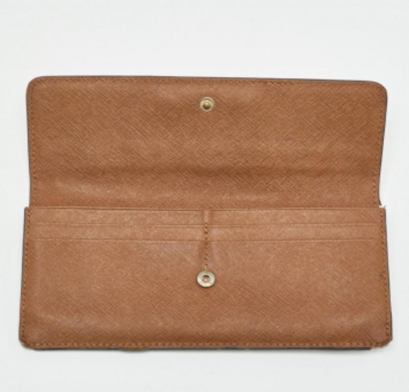 Portafoglio continentale in pelle marrone Michael Kors in vendita 5