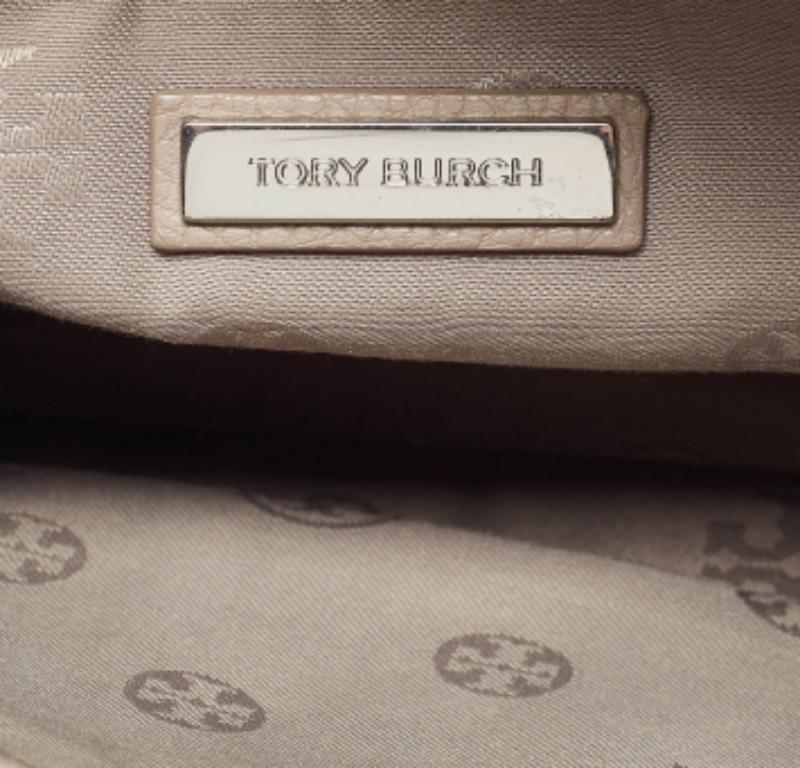 Marron Tory Burch - Sac à bandoulière Thea en cuir grainé gris avec caméra en vente