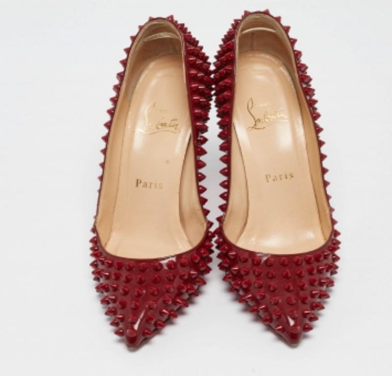 Christian Louboutin Bombas Pigalle de charol rojo oscuro tamaño 36 en venta 2