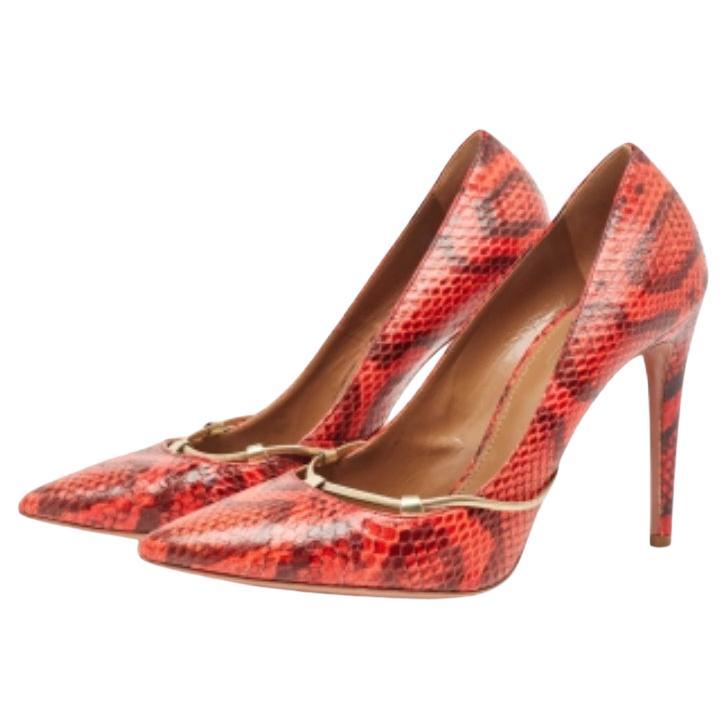 Wunderbar gefertigte Schuhe mit bemerkenswerten Elementen, die gut passen und perfekt zu all Ihren Plänen passen. Sichern Sie sich diese spitzen Pumps von Aquazzura noch heute!