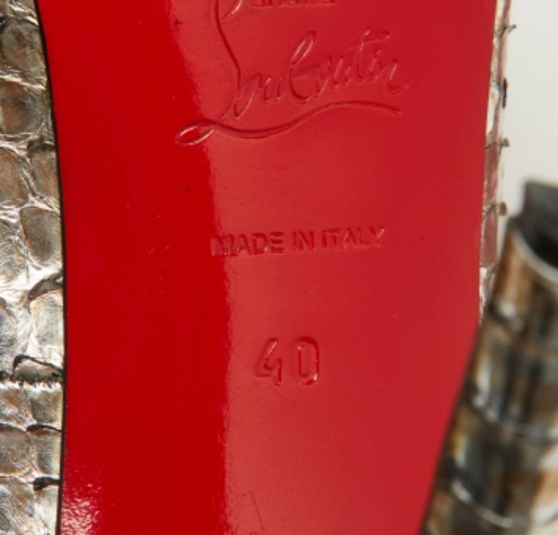 Christian Louboutin Metallisch Zweifarbig Python Sehr Prive Peep Toe Pumps Größe 40 Damen im Angebot