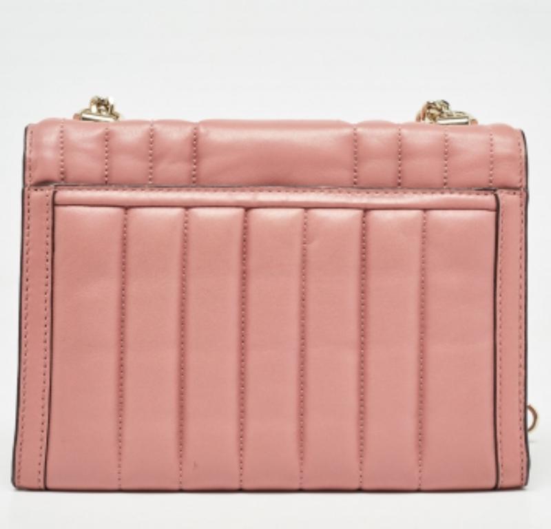 Michael Kors Borsa a tracolla grande in pelle trapuntata rosa Whitney In condizioni buone in vendita a Dubai, Al Qouz 2