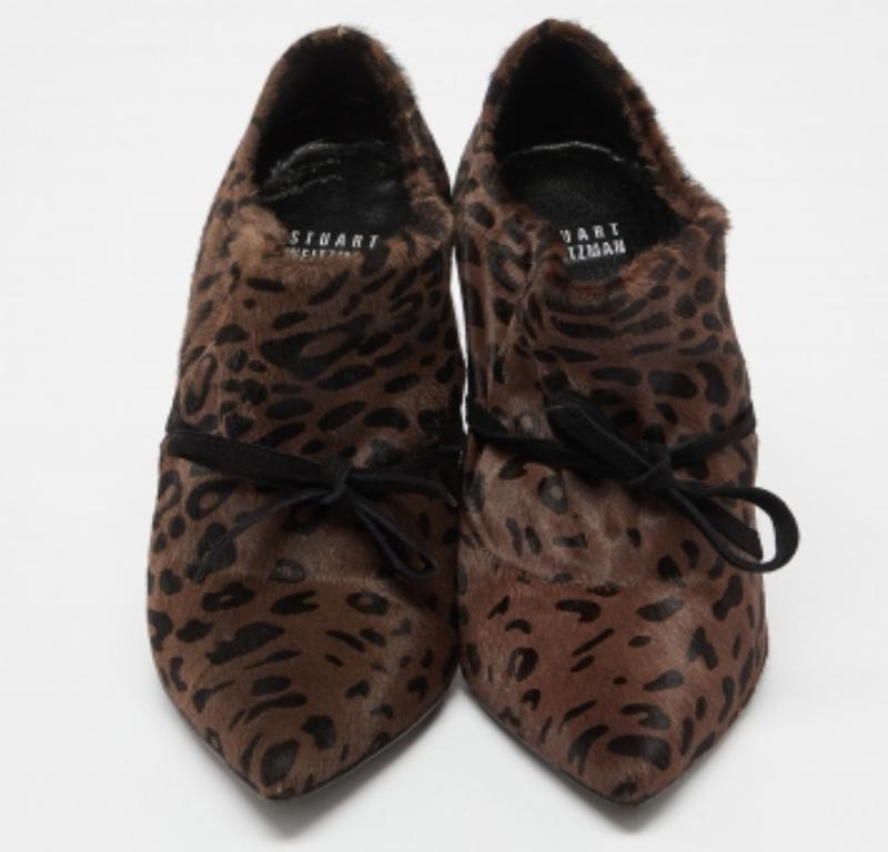 Donna Stuart Weitzman Marrone/Nero con stampa leopardata a punta di stivali taglia 38 in vendita