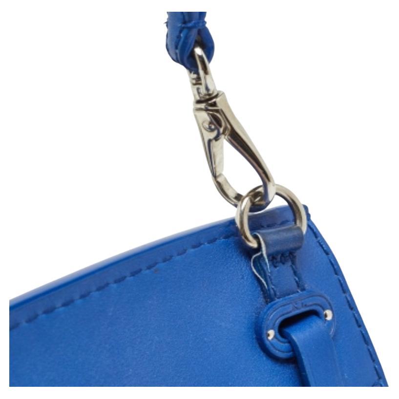 Ce fourre-tout de la maison Ralph Lauren est un équilibre parfait entre l'essentiel et l'opulence. Il répond à toutes vos exigences en matière de sac à main. Il est doté de caractéristiques pratiques qui facilitent la vie tout au long de la journée.