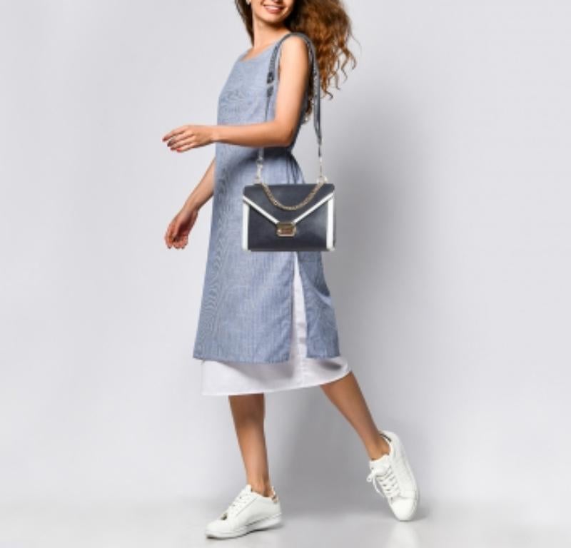 Michael Kors Borsa a tracolla grande Whitney convertibile in pelle blu scuro/bianca in vendita 2