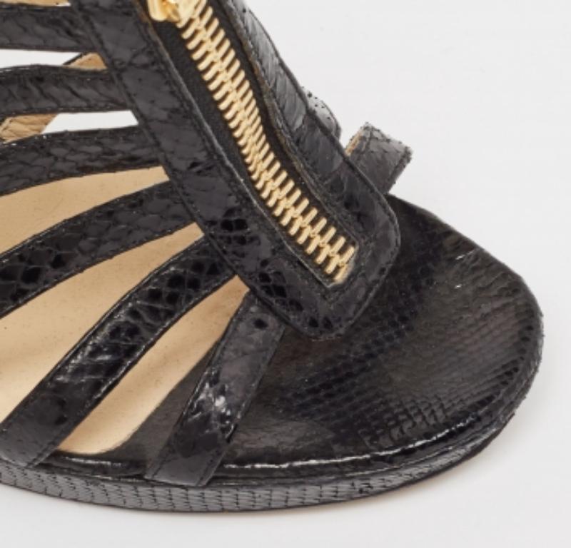 Jimmy Choo Sandales Glenys en peau de serpent noir Taille 38.5 en vente 2