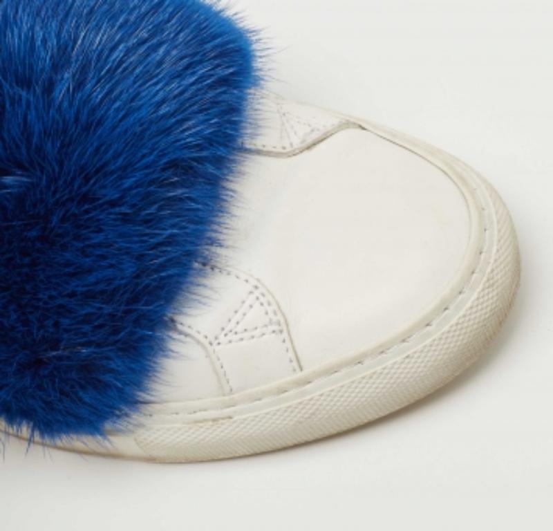 Top basso in pelle bianca e pelliccia di visone di Givenchy  Scarpe da ginnastica taglia 36.5 in vendita 3