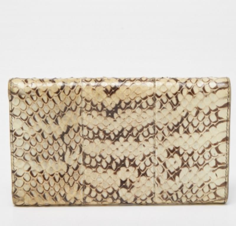 Miu Miu Creme Wasserschlangenleder Schleife Klappe kompakte Brieftasche (Beige) im Angebot